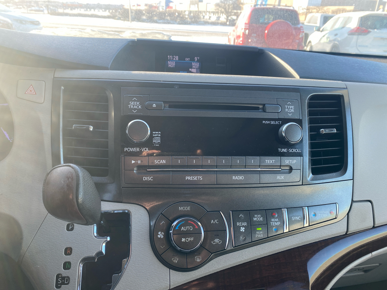 Toyota Sienna XLE FWD 8-Passenger V6 2012