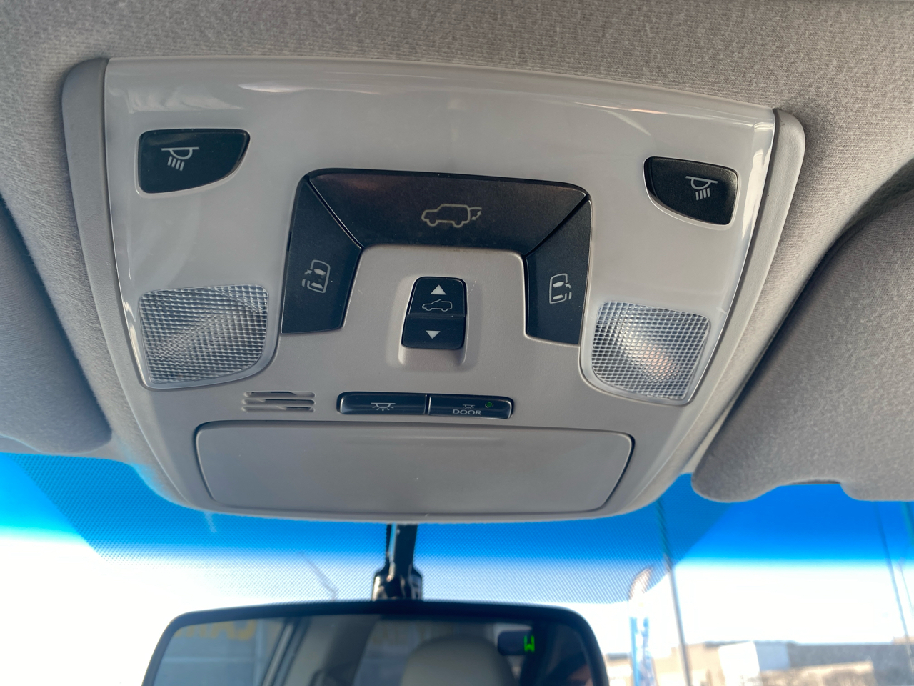 Toyota Sienna XLE FWD 8-Passenger V6 2012