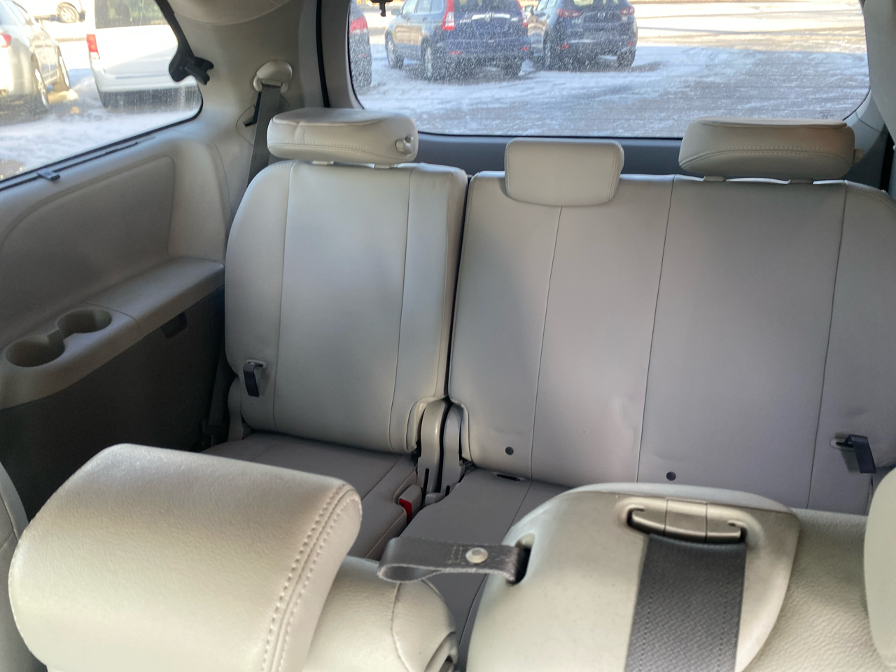 Toyota Sienna XLE FWD 8-Passenger V6 2012