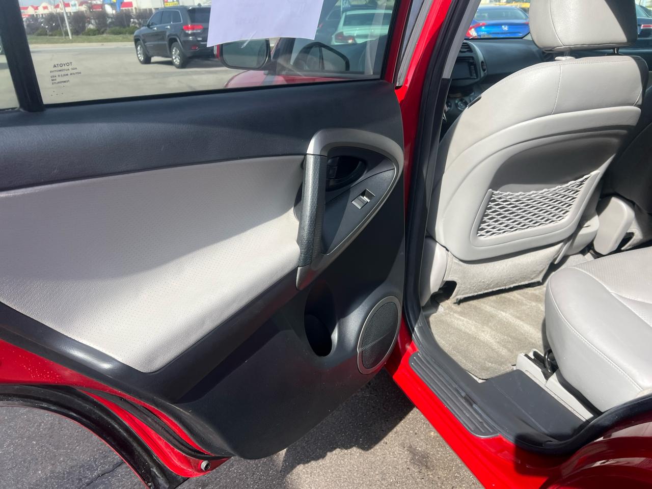 Toyota RAV4 Limited I4 4WD 2012