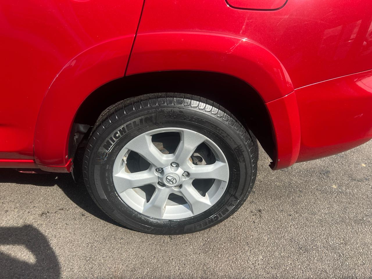 Toyota RAV4 Limited I4 4WD 2012