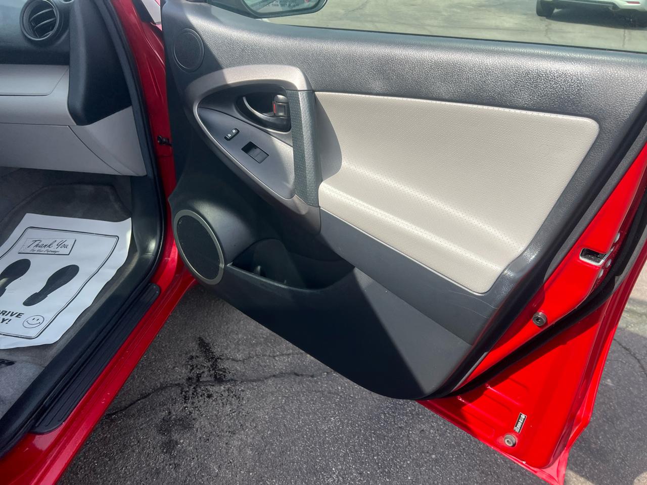 Toyota RAV4 Limited I4 4WD 2012