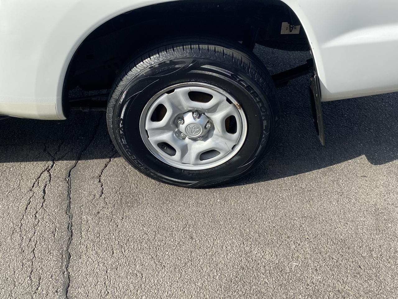 Toyota Tacoma Regular Cab Auto 2WD 2014