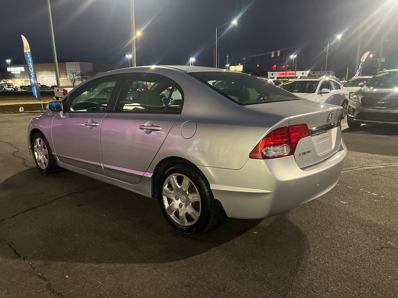 Honda Civic LX Sedan 5-Speed AT 2011