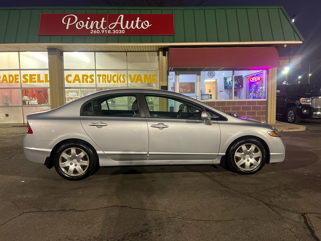 Honda Civic LX Sedan 5-Speed AT 2011