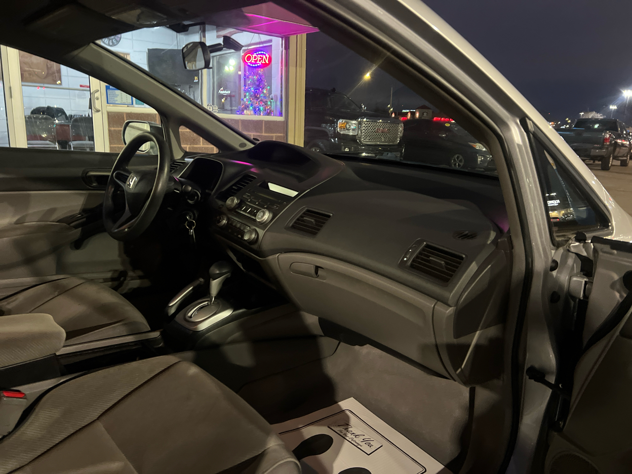 Honda Civic LX Sedan 5-Speed AT 2011