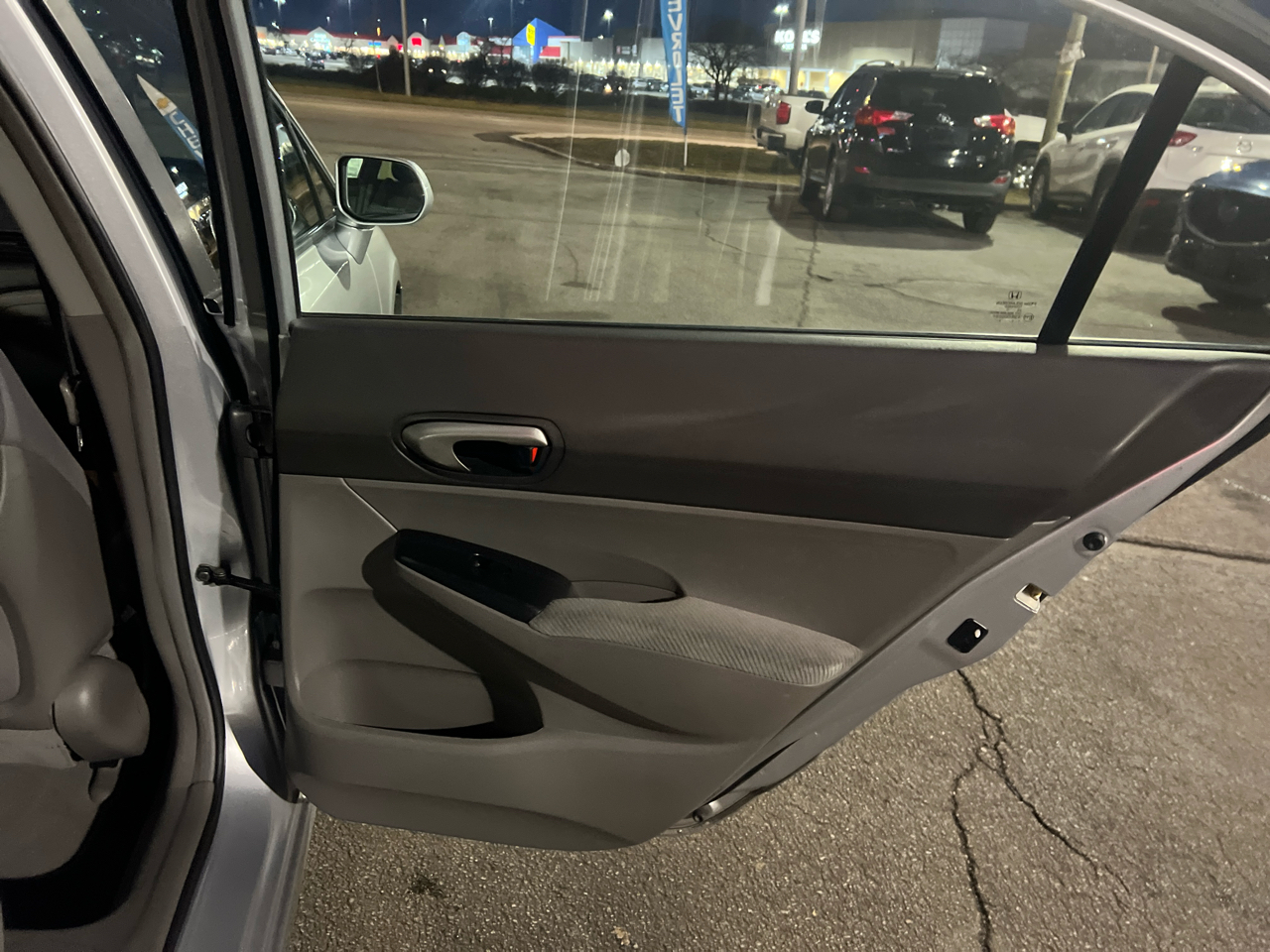 Honda Civic LX Sedan 5-Speed AT 2011