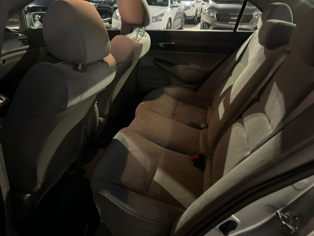 Honda Civic LX Sedan 5-Speed AT 2011