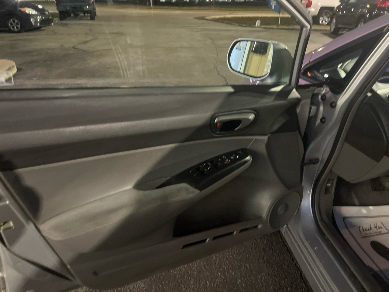 Honda Civic LX Sedan 5-Speed AT 2011