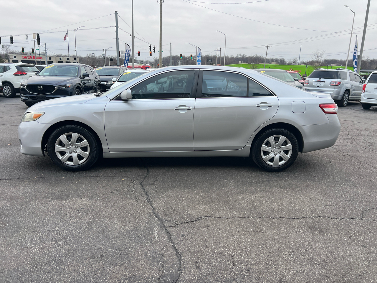 Toyota Camry Base 6-Spd AT 2011