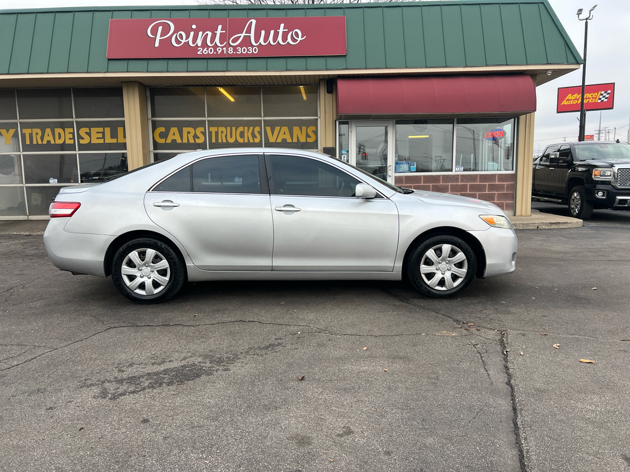 Toyota Camry Base 6-Spd AT 2011