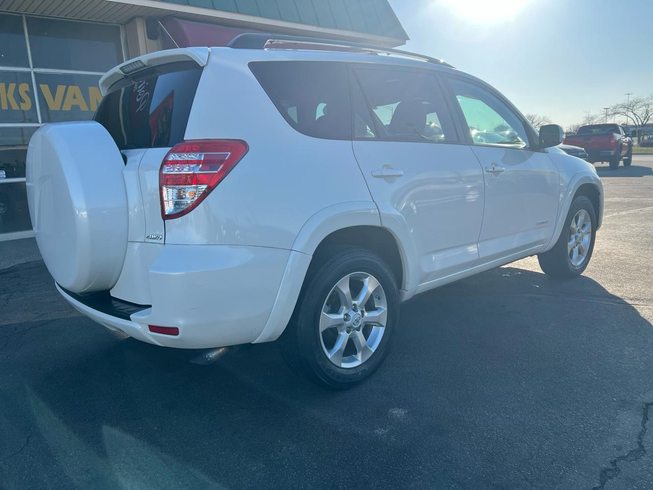 Toyota RAV4 Limited V6 4WD 2010