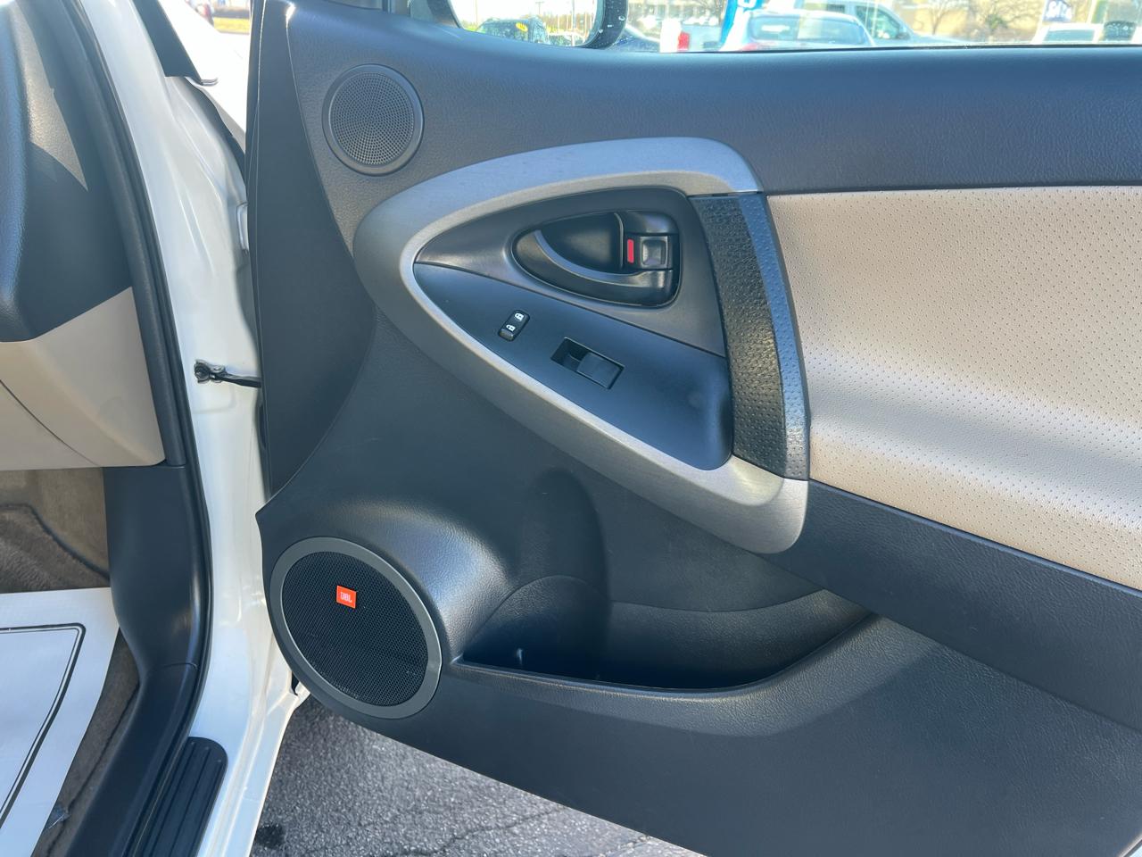 Toyota RAV4 Limited V6 4WD 2010