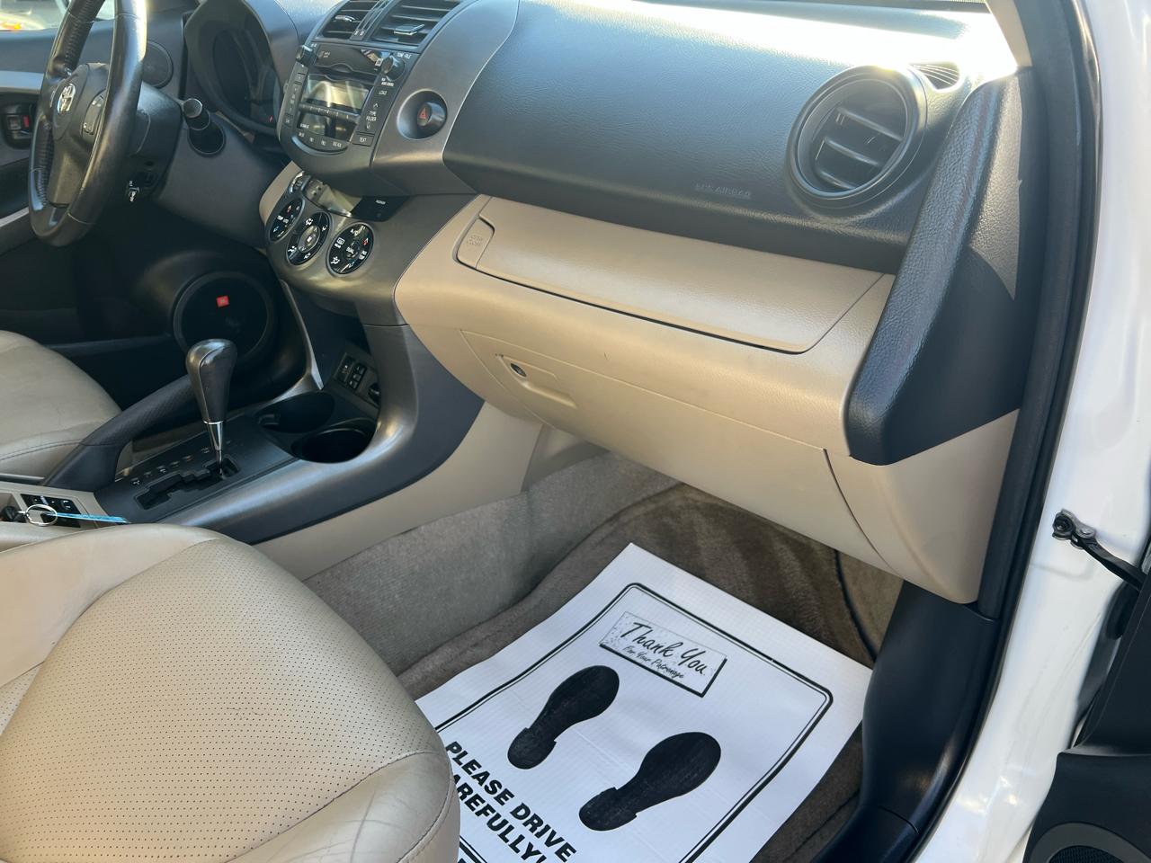 Toyota RAV4 Limited V6 4WD 2010