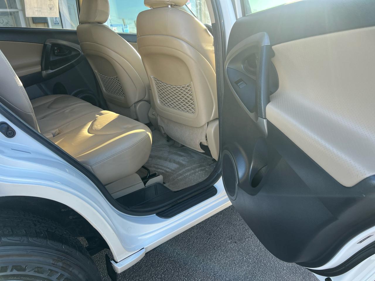 Toyota RAV4 Limited V6 4WD 2010