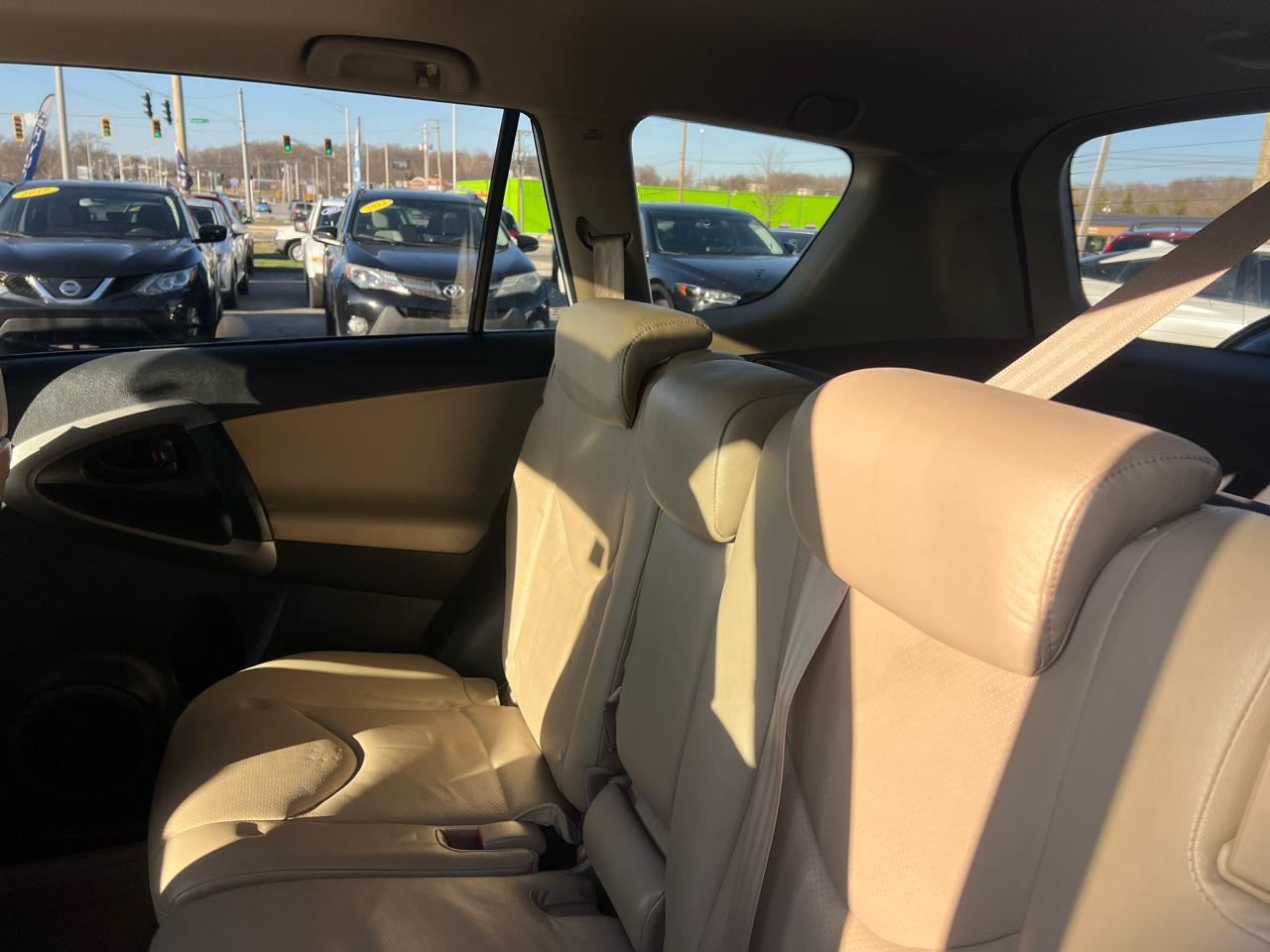 Toyota RAV4 Limited V6 4WD 2010