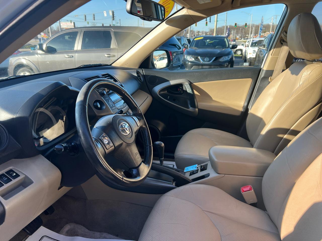 Toyota RAV4 Limited V6 4WD 2010