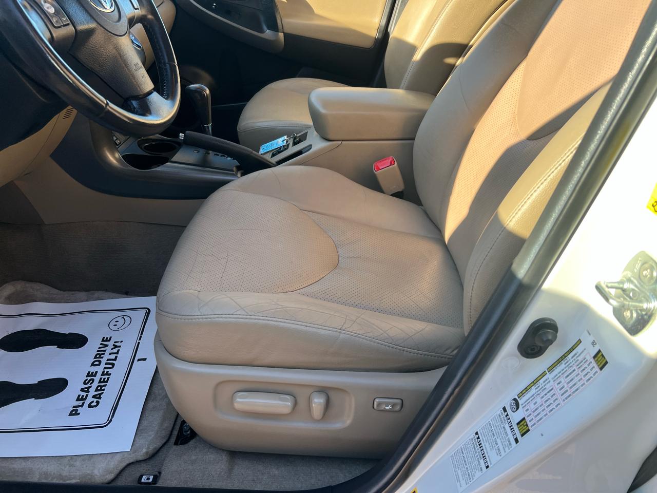 Toyota RAV4 Limited V6 4WD 2010