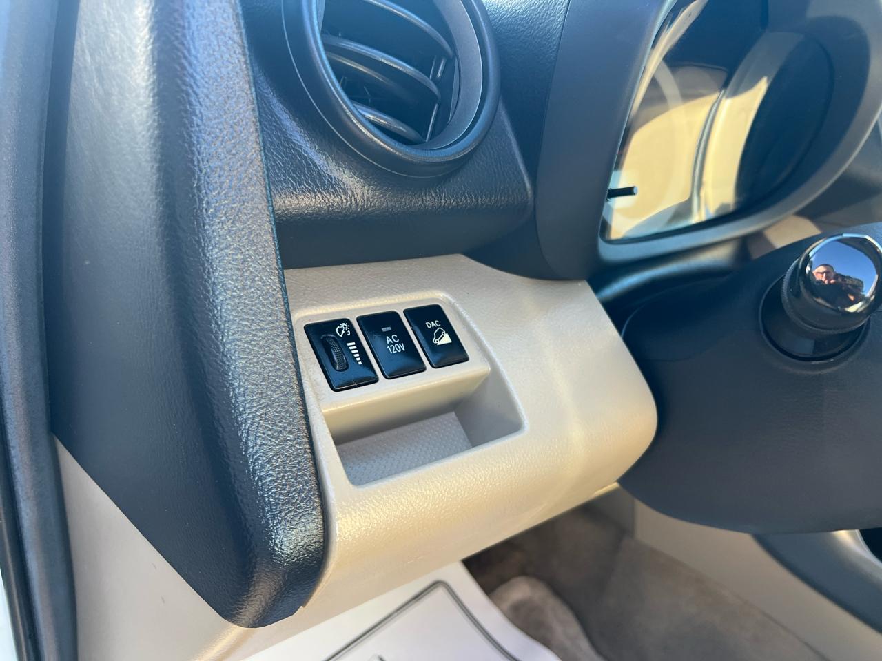 Toyota RAV4 Limited V6 4WD 2010