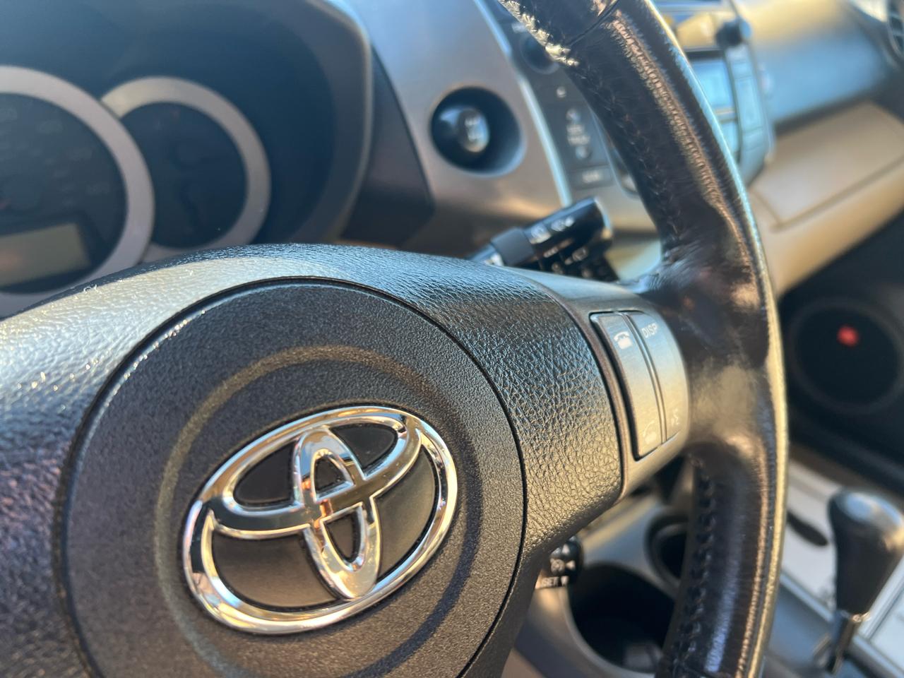 Toyota RAV4 Limited V6 4WD 2010