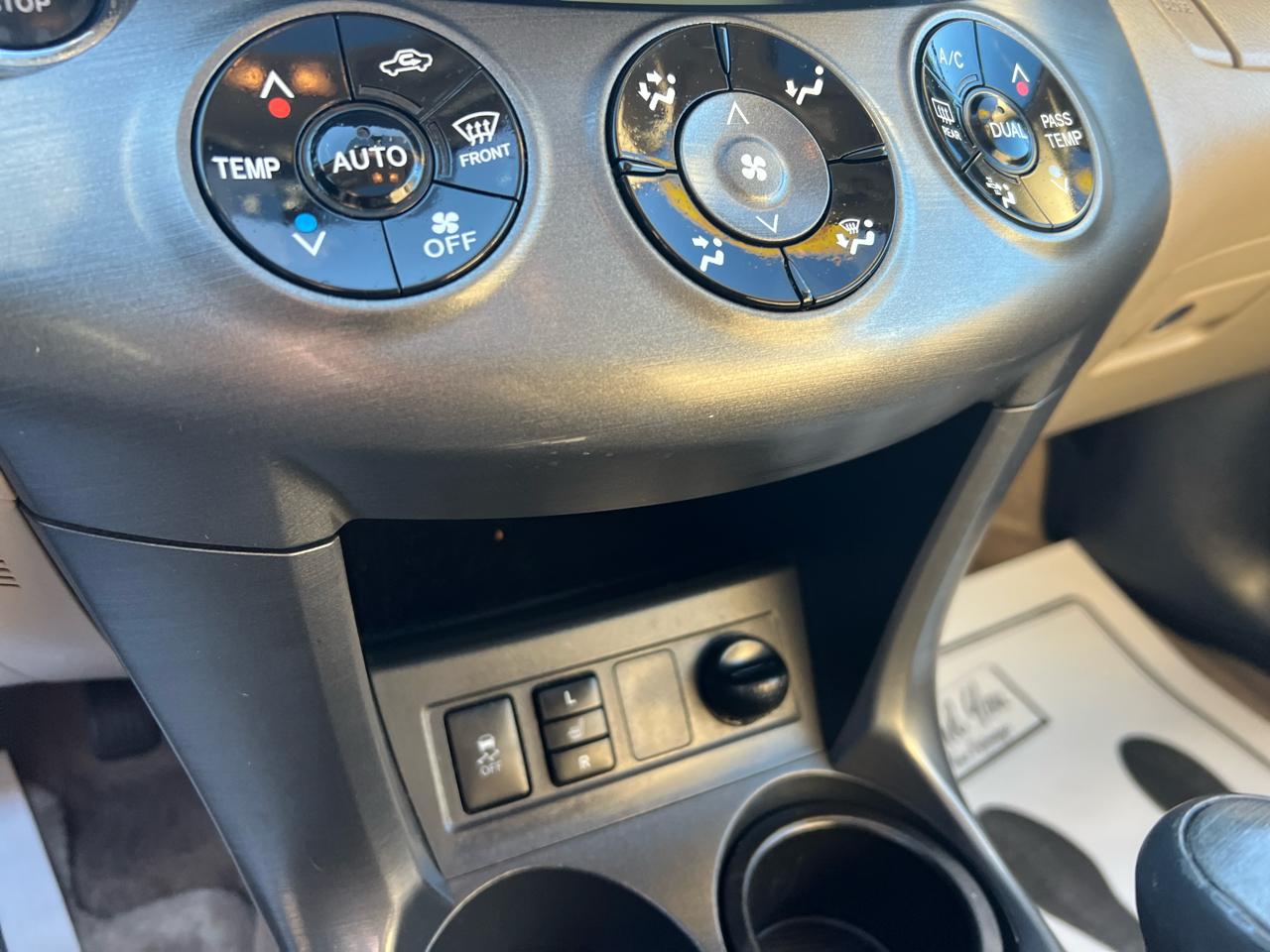 Toyota RAV4 Limited V6 4WD 2010