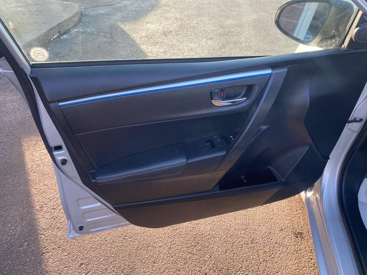 Toyota Corolla S Premium CVT 2014