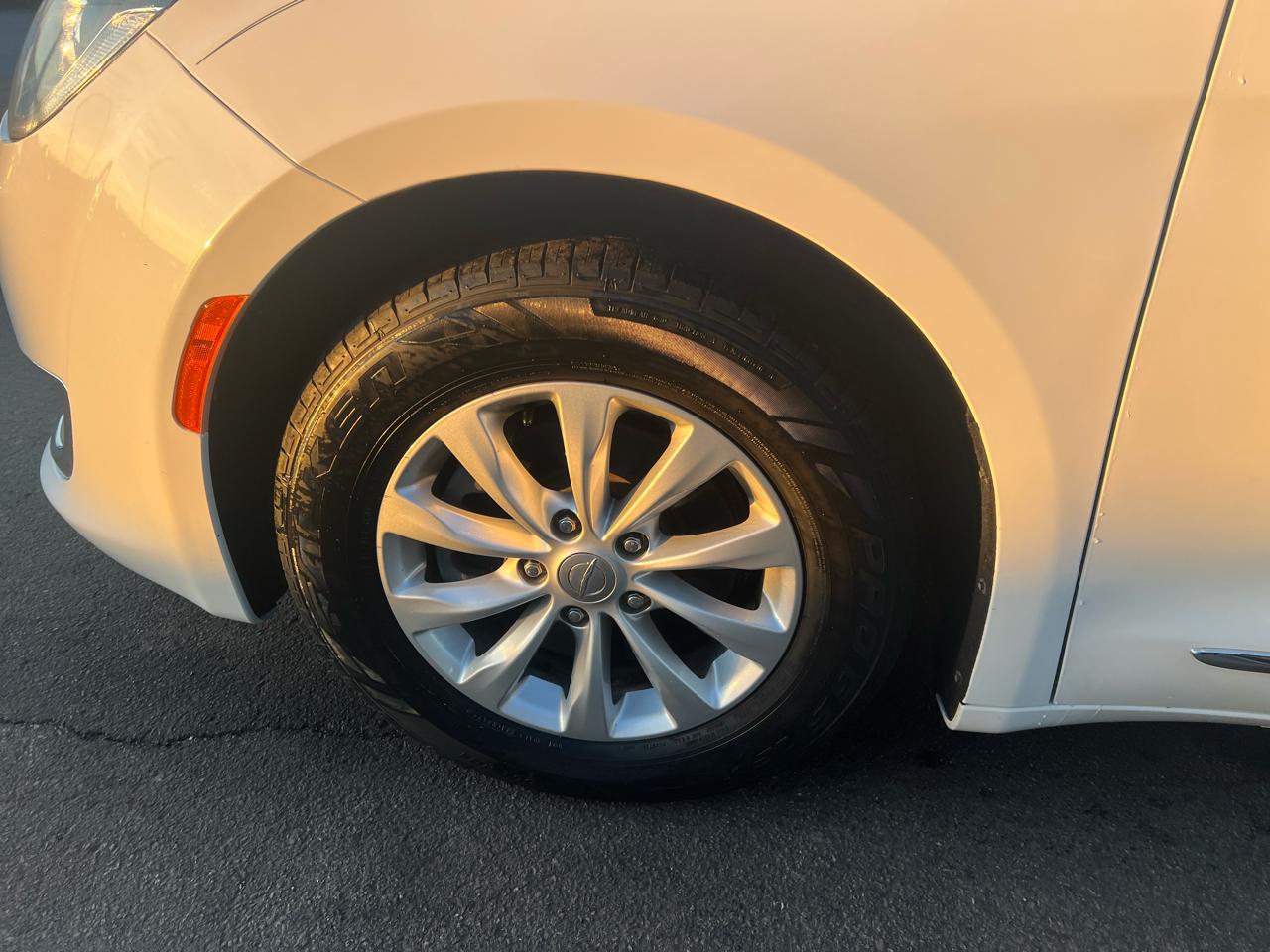 Chrysler Pacifica Touring-L 2017