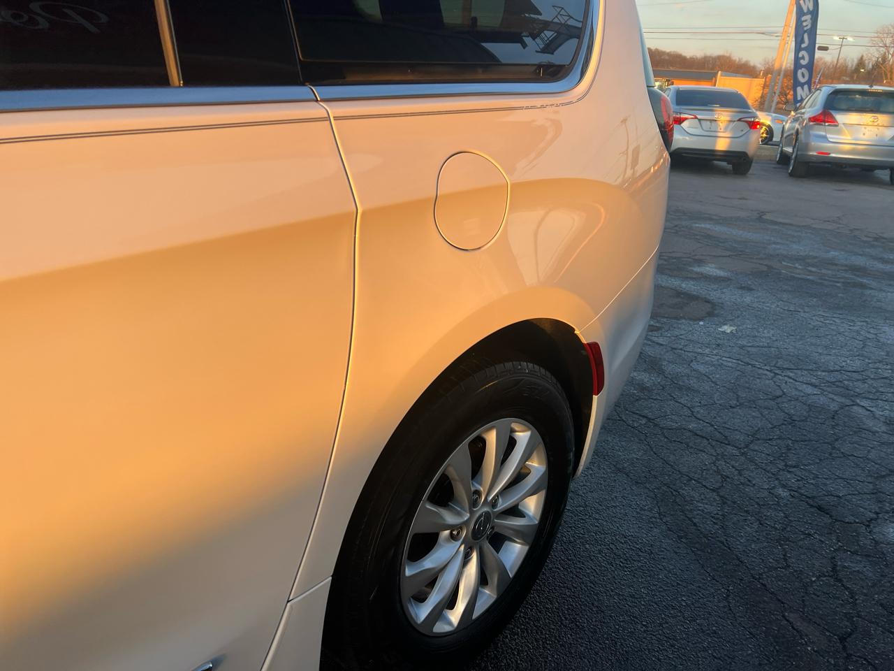 Chrysler Pacifica Touring-L 2017