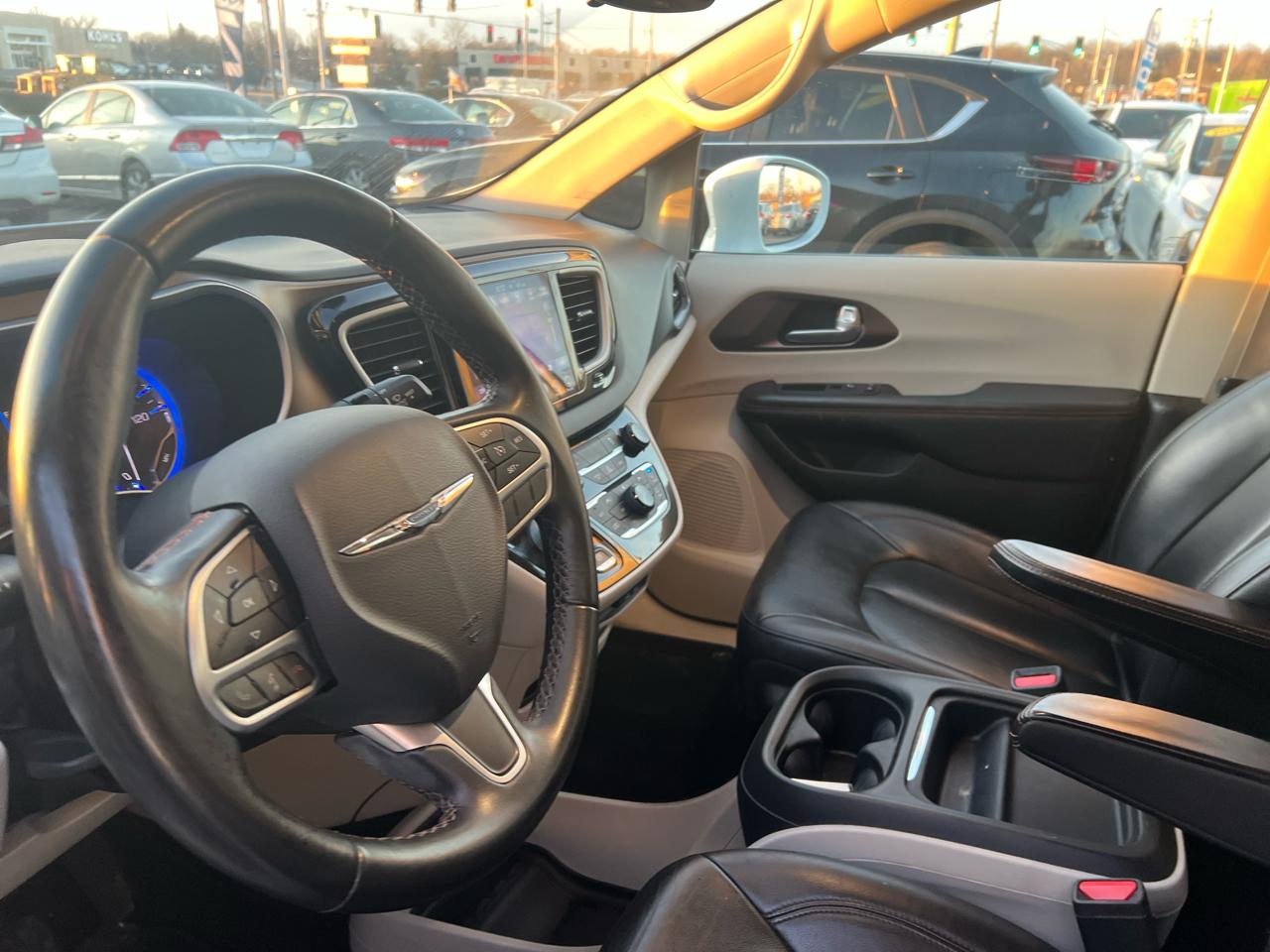 Chrysler Pacifica Touring-L 2017