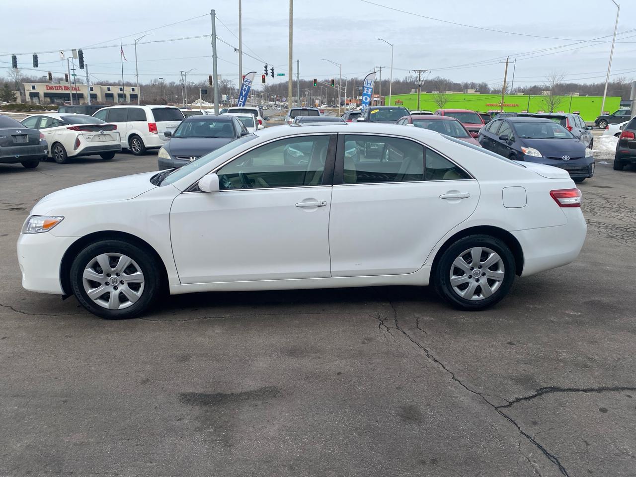 Toyota Camry LE 4D Sedan 2010