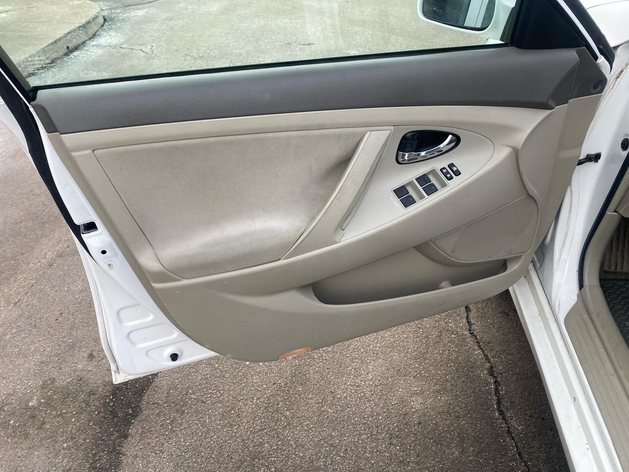 Toyota Camry LE 4D Sedan 2010