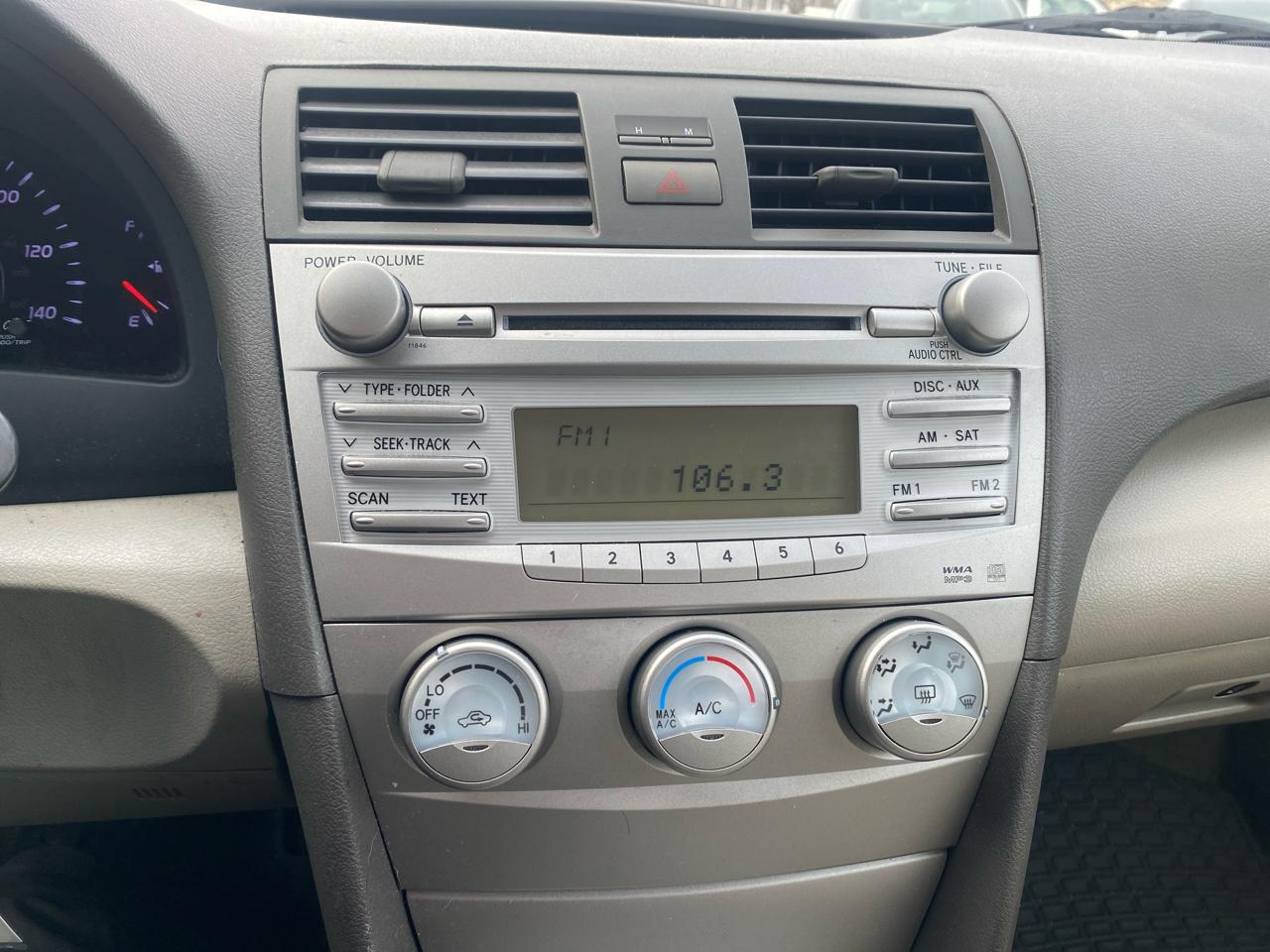 Toyota Camry LE 4D Sedan 2010