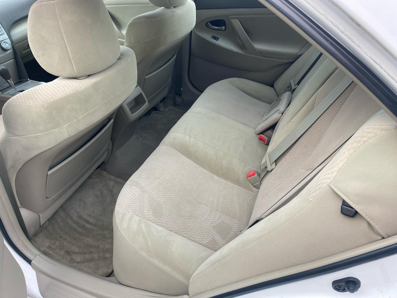 Toyota Camry LE 4D Sedan 2010