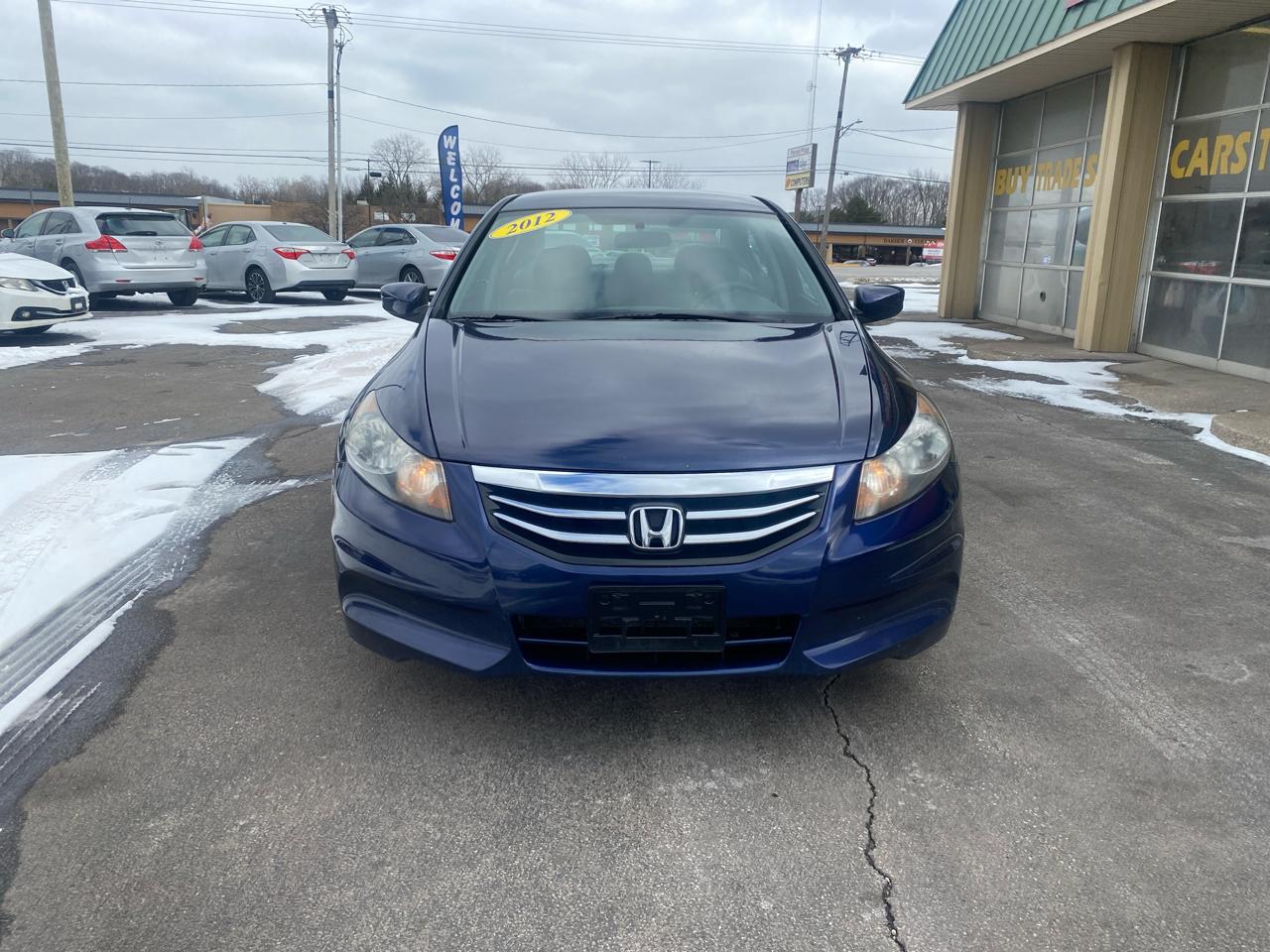Honda Accord LX sedan AT 2012
