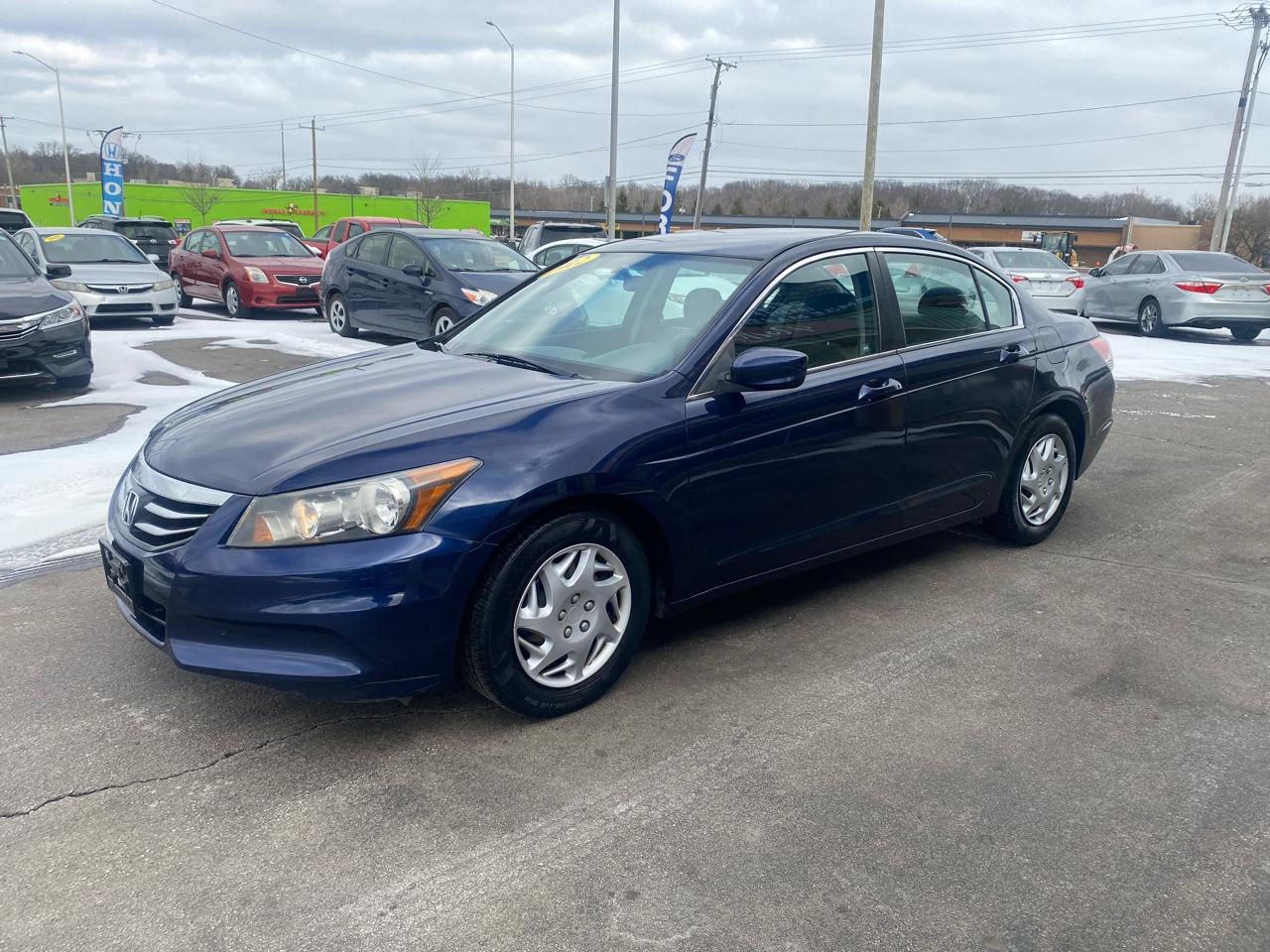 Honda Accord LX sedan AT 2012