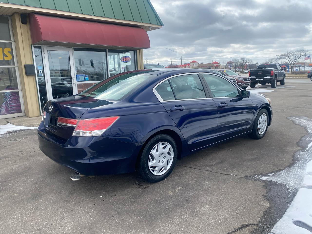 Honda Accord LX sedan AT 2012