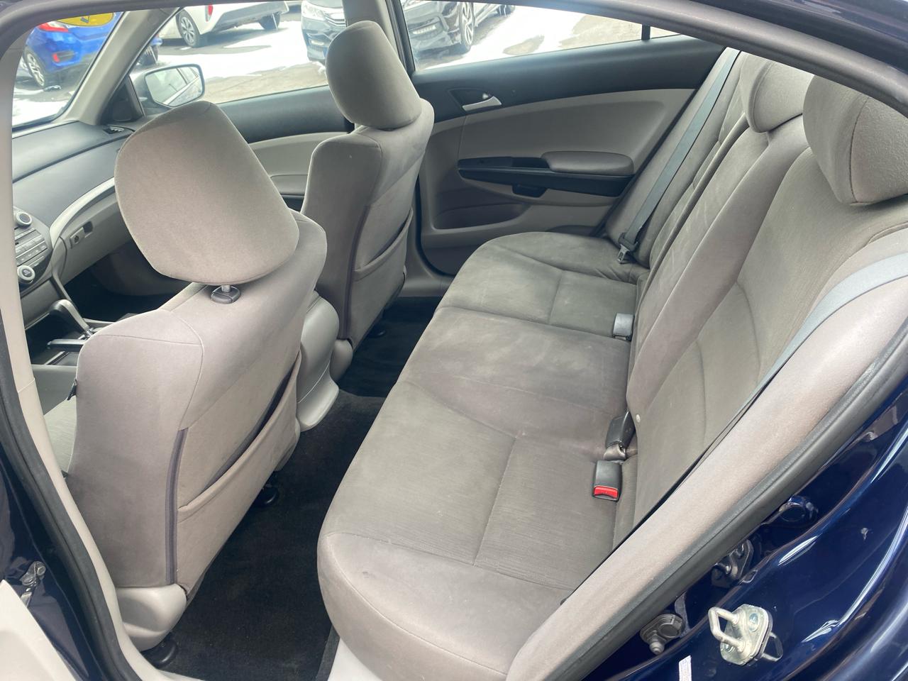 Honda Accord LX sedan AT 2012