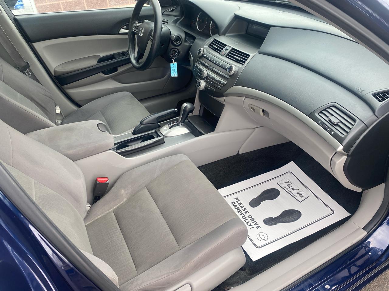 Honda Accord LX sedan AT 2012