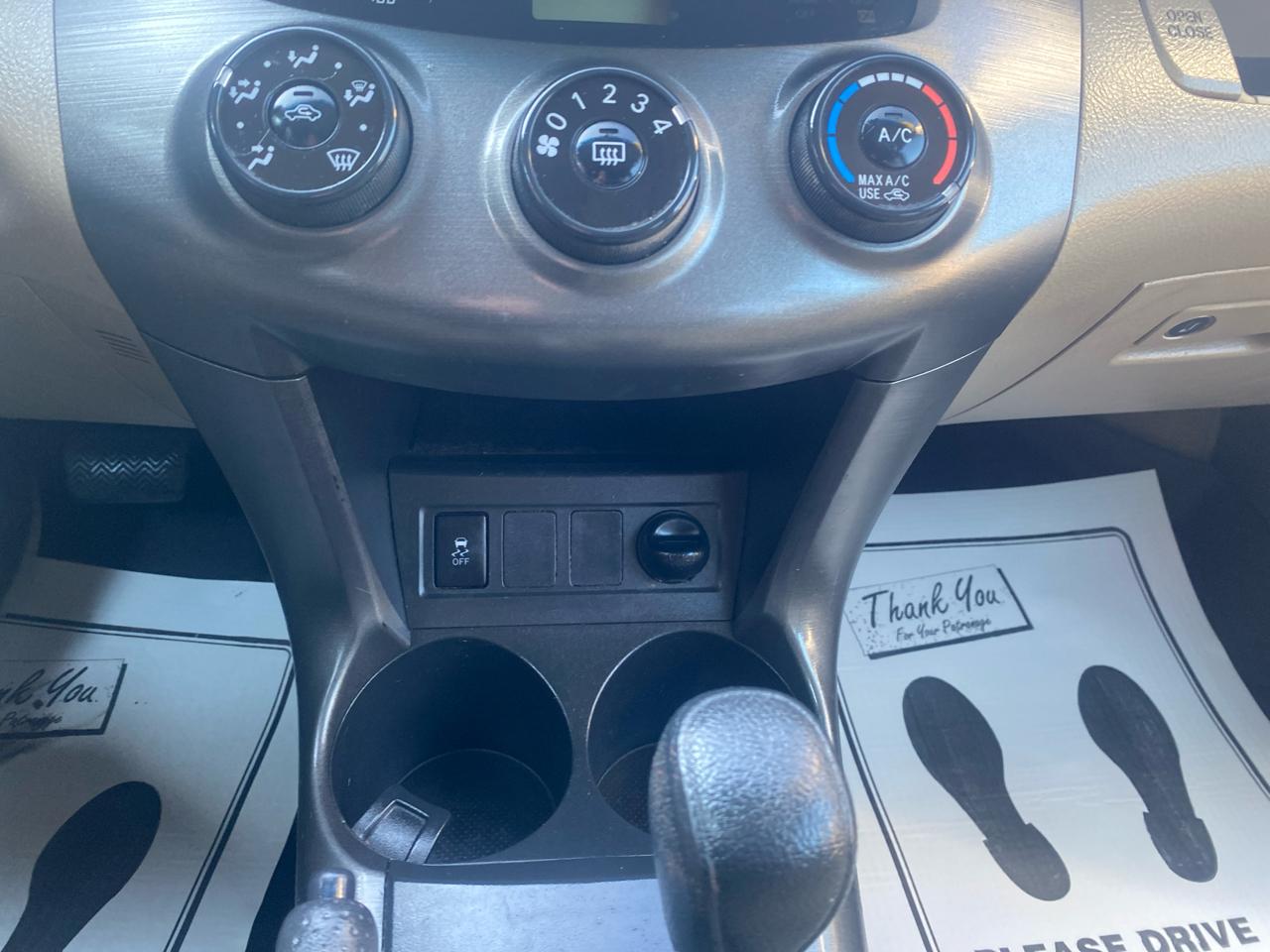 Toyota RAV4 Base I4 4WD 2012