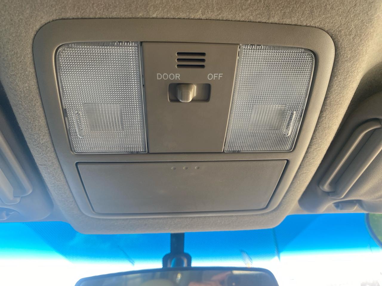 Toyota RAV4 Base I4 4WD 2012