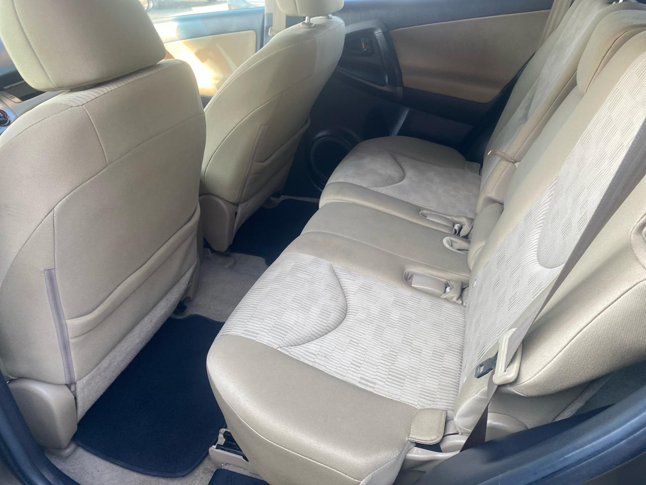 Toyota RAV4 Base I4 4WD 2012