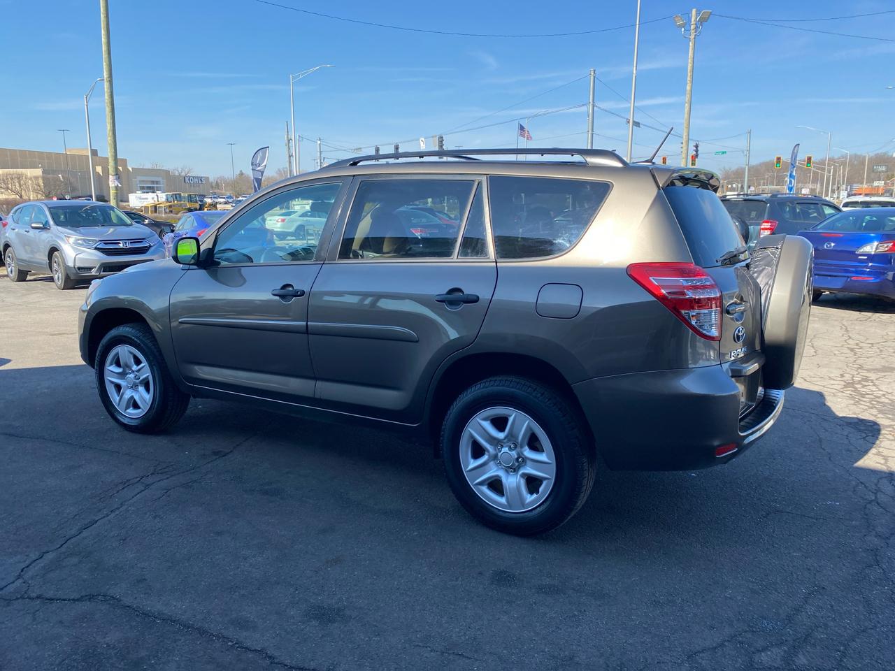 Toyota RAV4 Base I4 4WD 2012