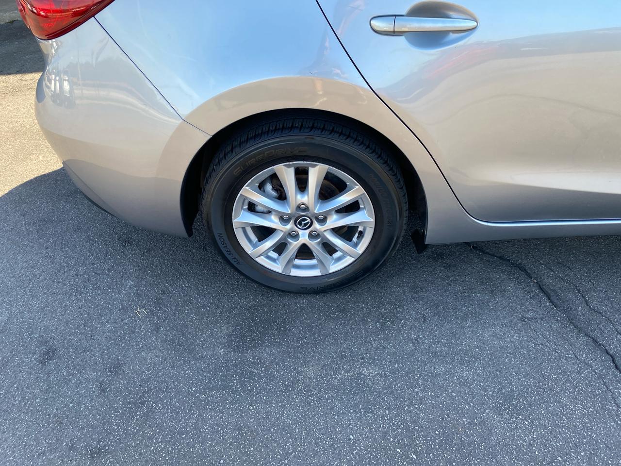 Mazda MAZDA3 i Touring AT 4-Door 2014