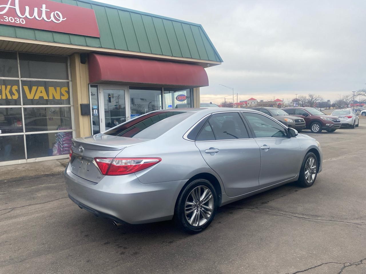 Toyota Camry SE 2015