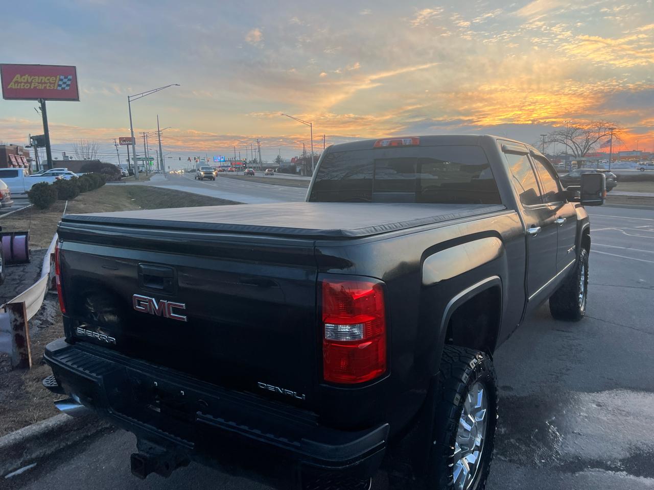 GMC Sierra 2500HD Denali Crew Cab 4WD 2016