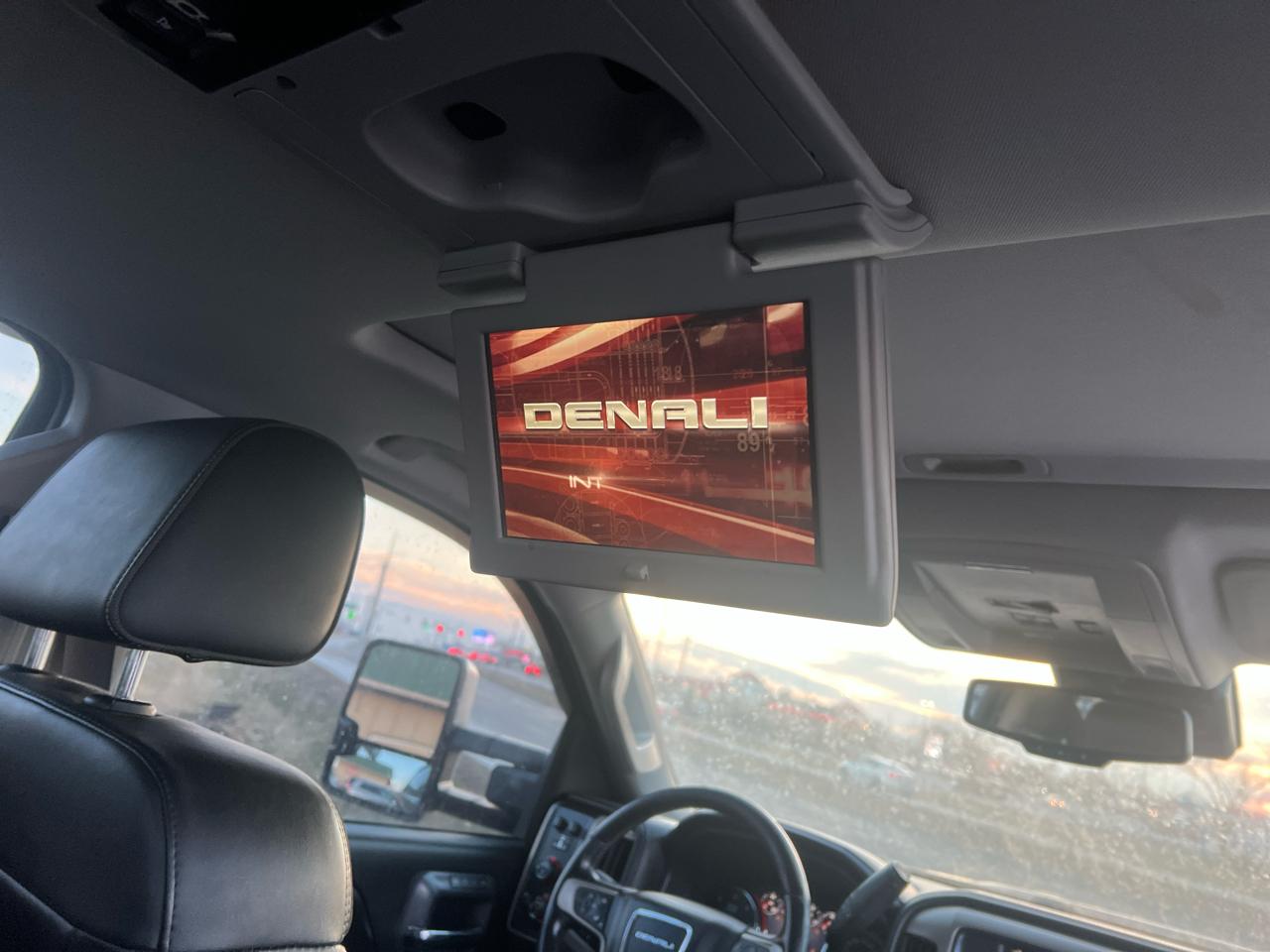 GMC Sierra 2500HD Denali Crew Cab 4WD 2016