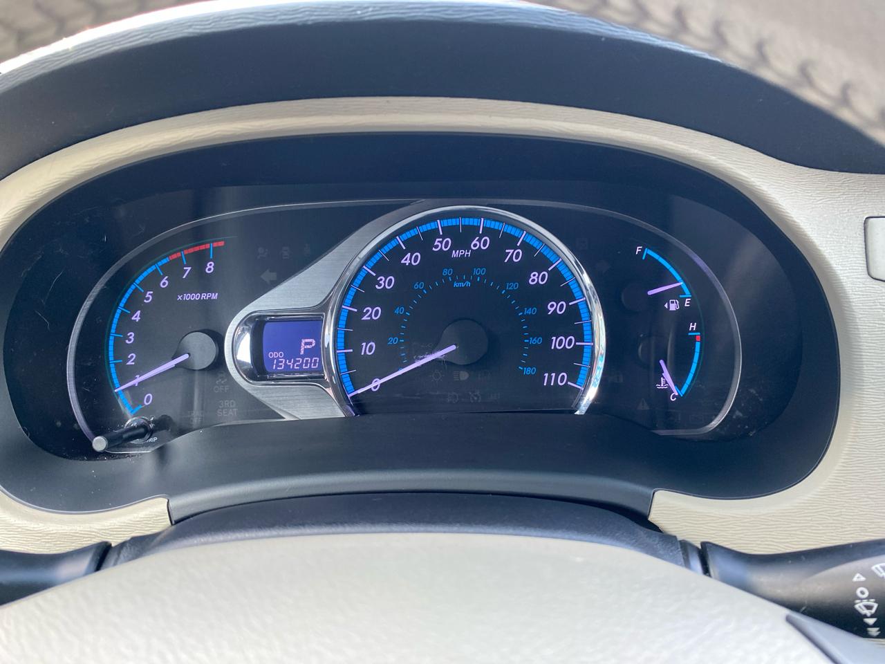 Toyota Sienna XLE 8-Pass V6 2011