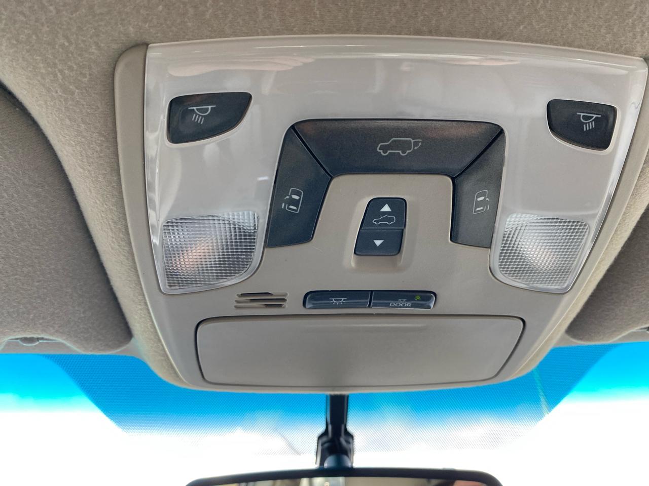 Toyota Sienna XLE 8-Pass V6 2011