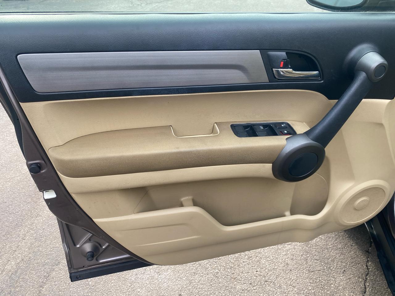 Honda CR-V SE 4WD 5-Speed AT 2011