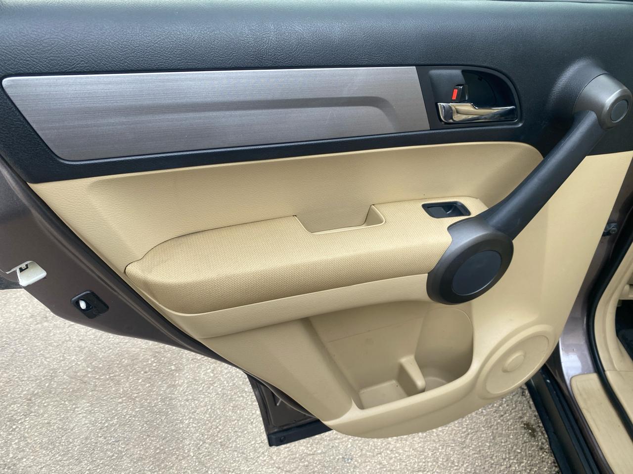 Honda CR-V SE 4WD 5-Speed AT 2011